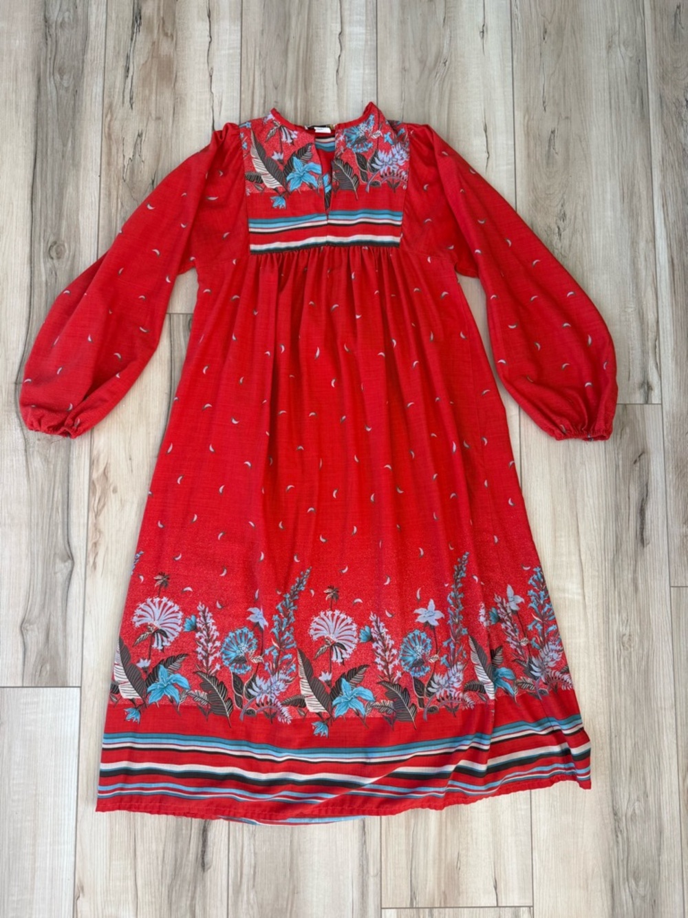 Vintage Women's M  Red Floral Long Sleeve  MaxiDress